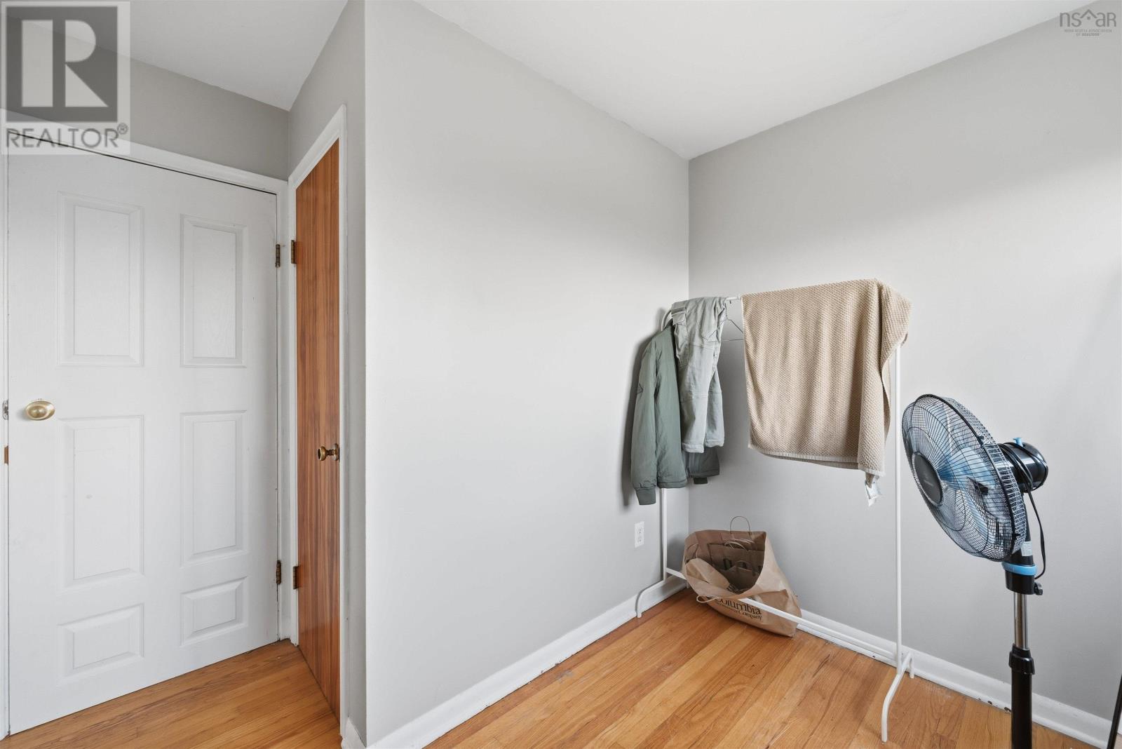 Property 37 of 49 of 112 School Street