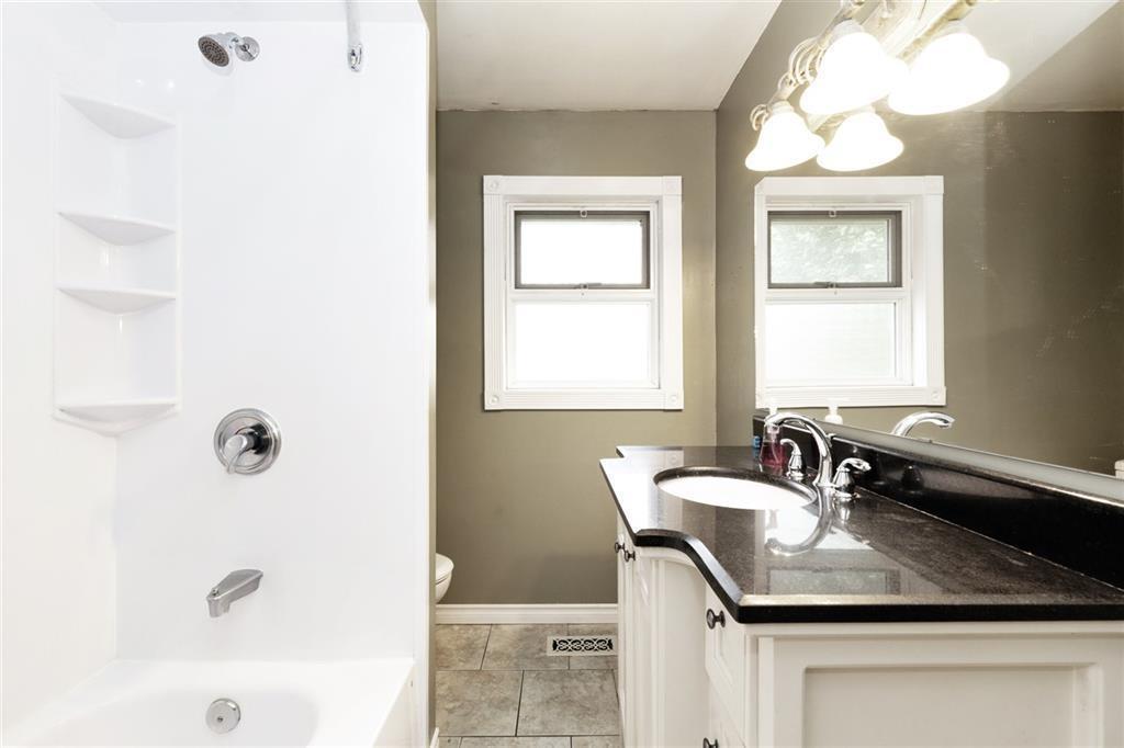 8923 SHEPHERD WAY - Photo 5 of 12, Delta, British Columbia