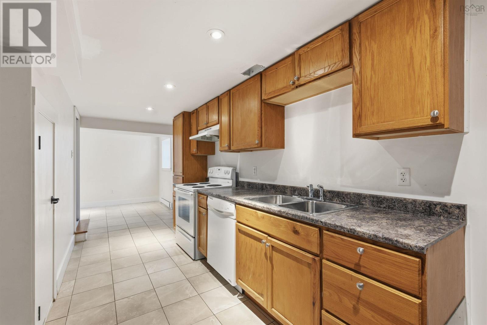 Property 35 of 49 of 6737 Huron Street