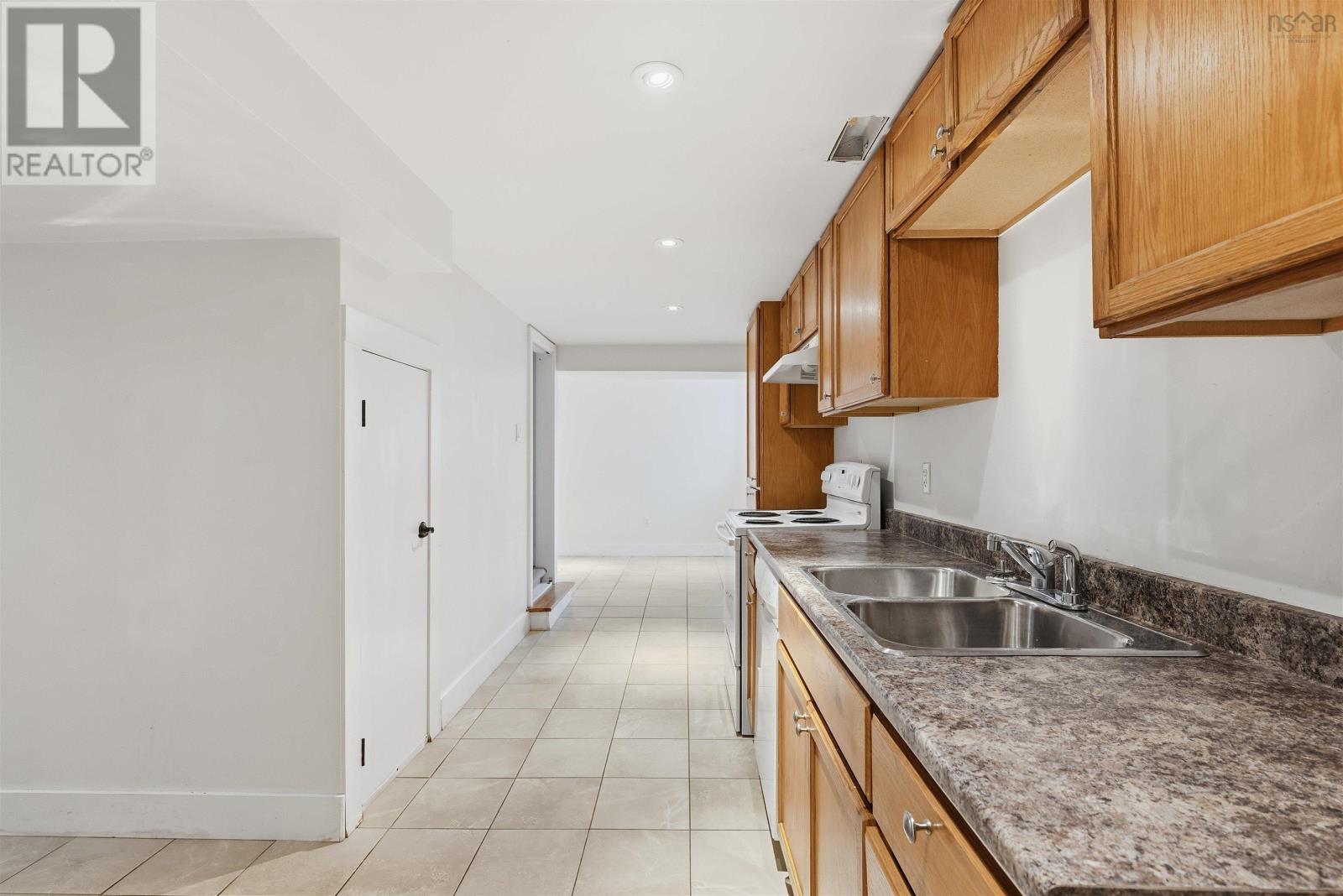 Property 36 of 49 of 6737 Huron Street