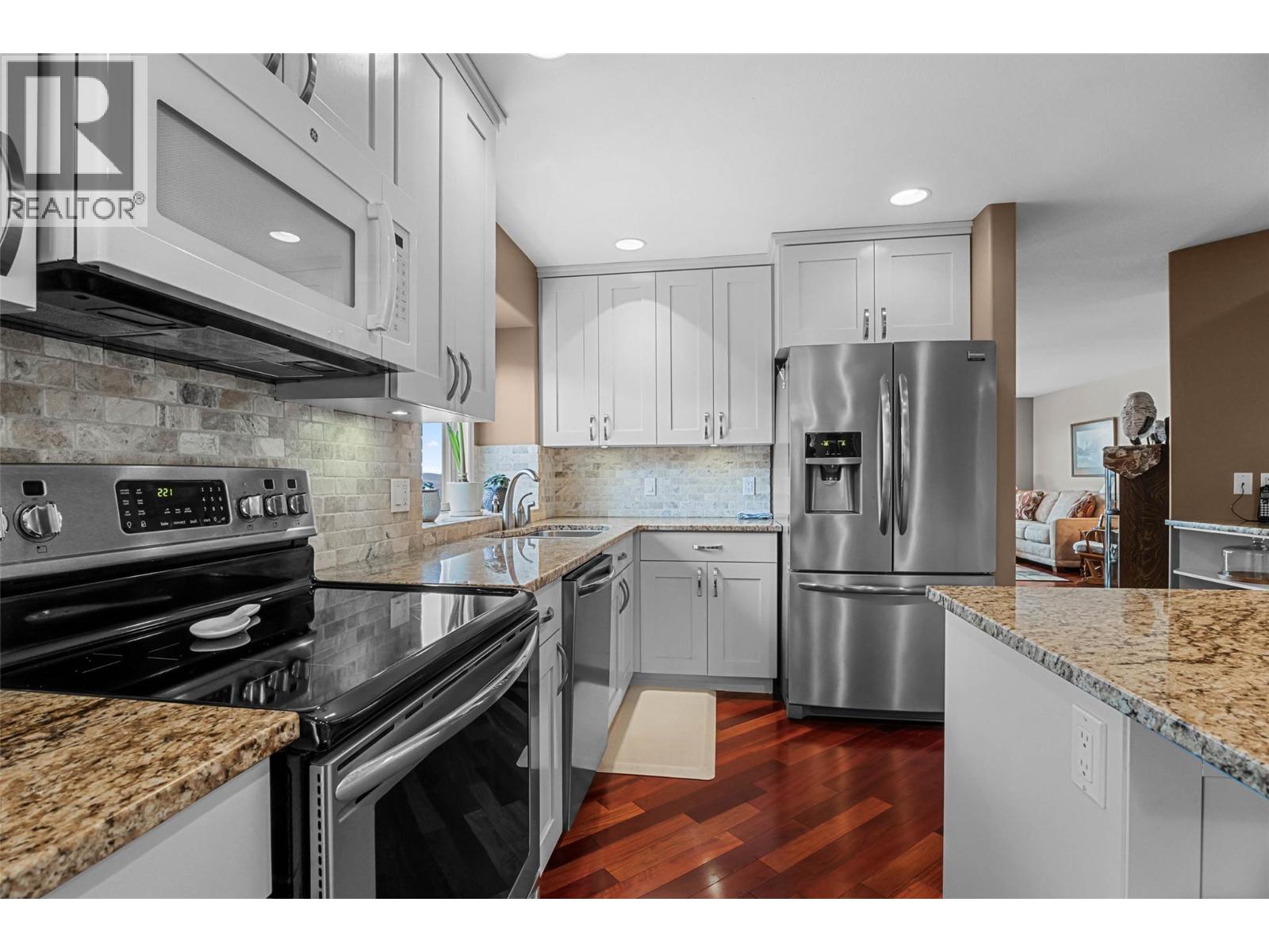 #25 2080 PACIFIC WAY - 13