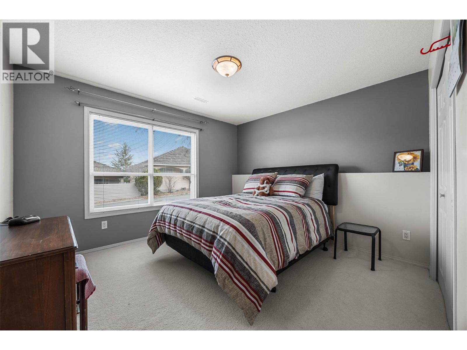 #25 2080 PACIFIC WAY - 32