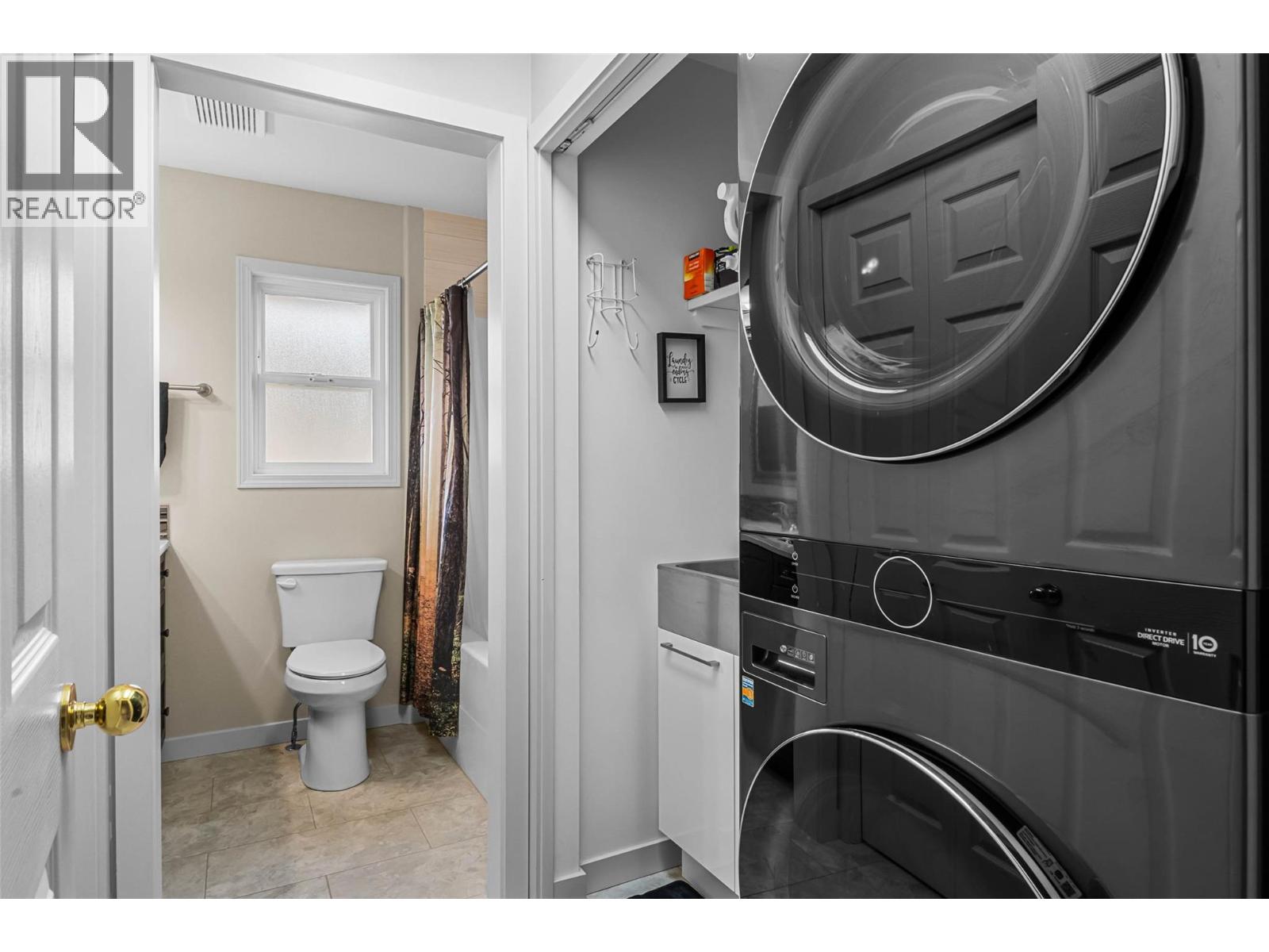 #25 2080 PACIFIC WAY - 26