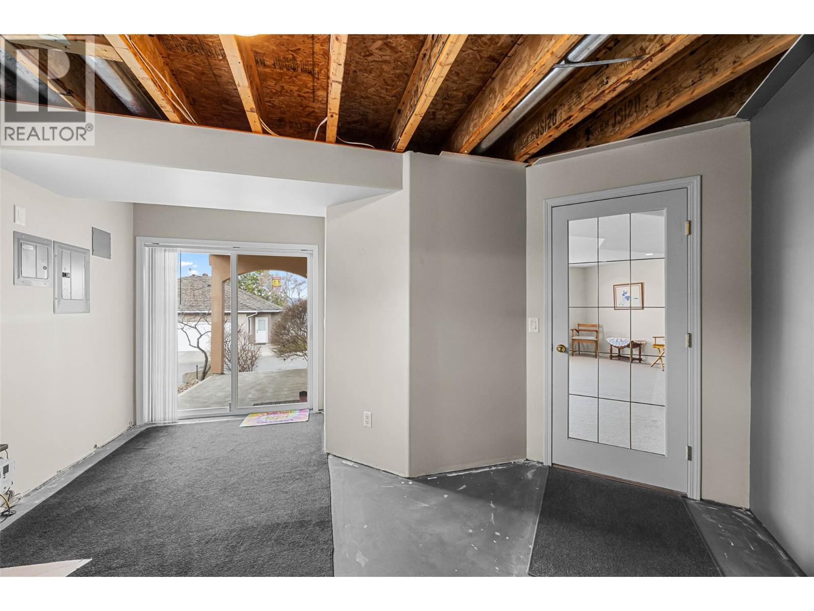 #25 2080 PACIFIC WAY - 35