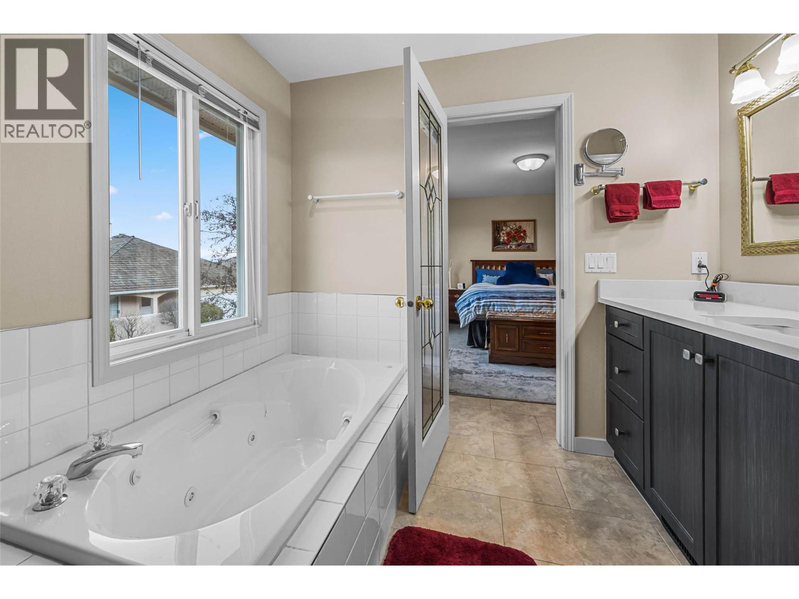 #25 2080 PACIFIC WAY - 24