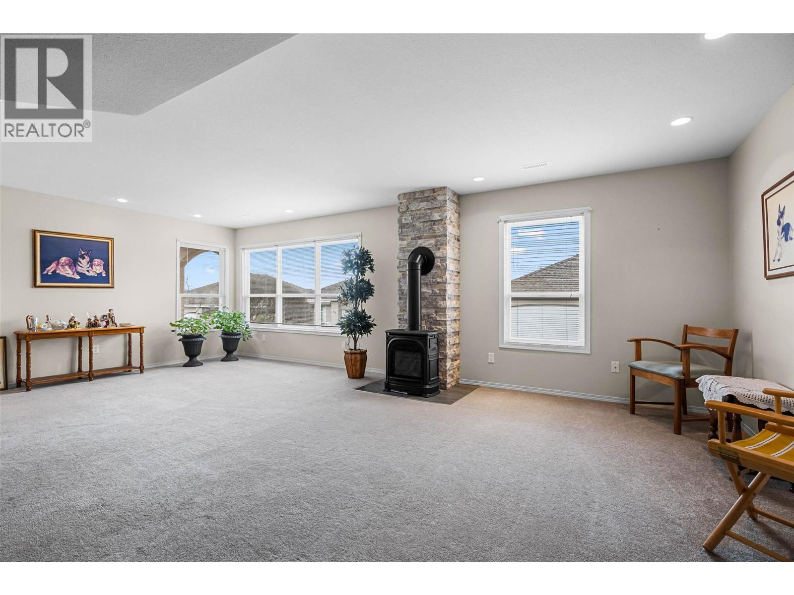 #25 2080 PACIFIC WAY - 28