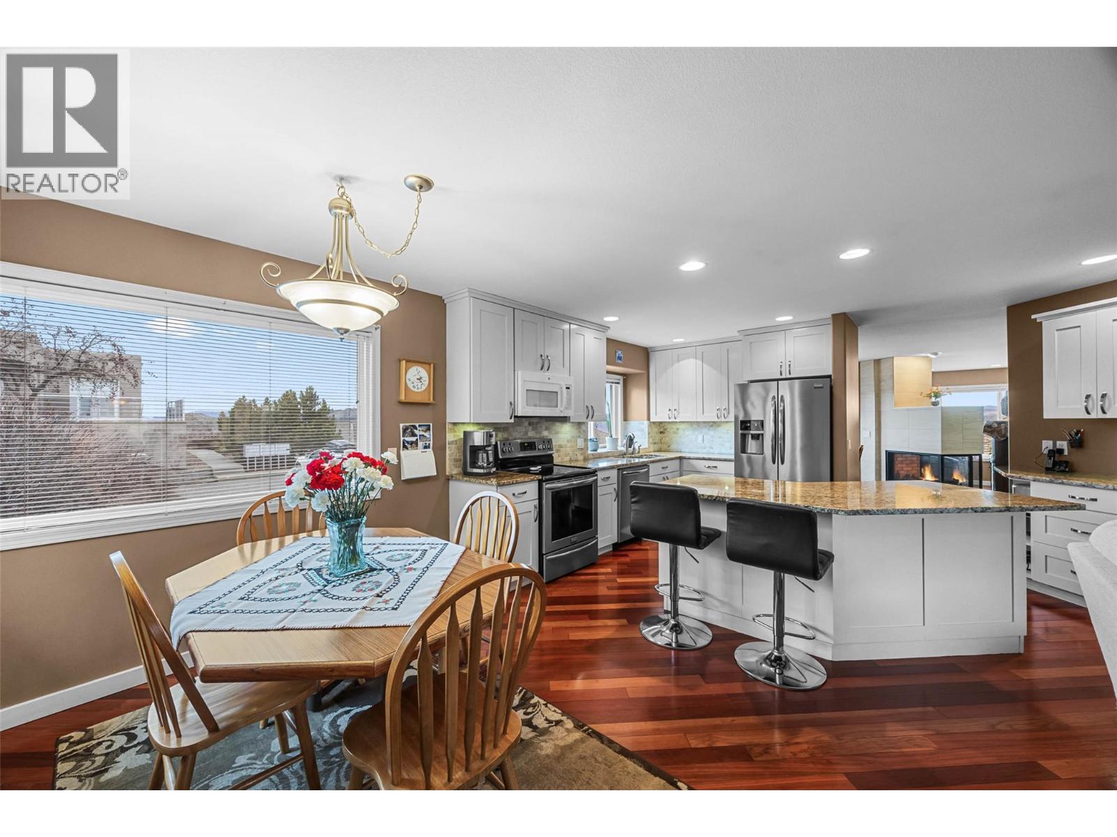 #25 2080 PACIFIC WAY - 12