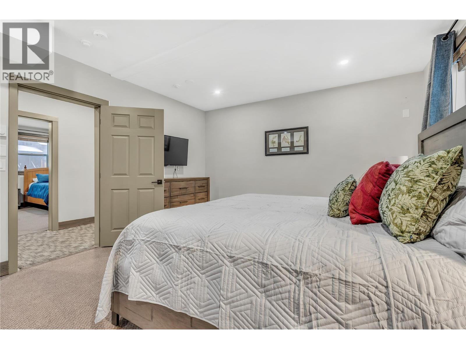 360 Strayhorse Road Unit# C-13, Apex Mountain