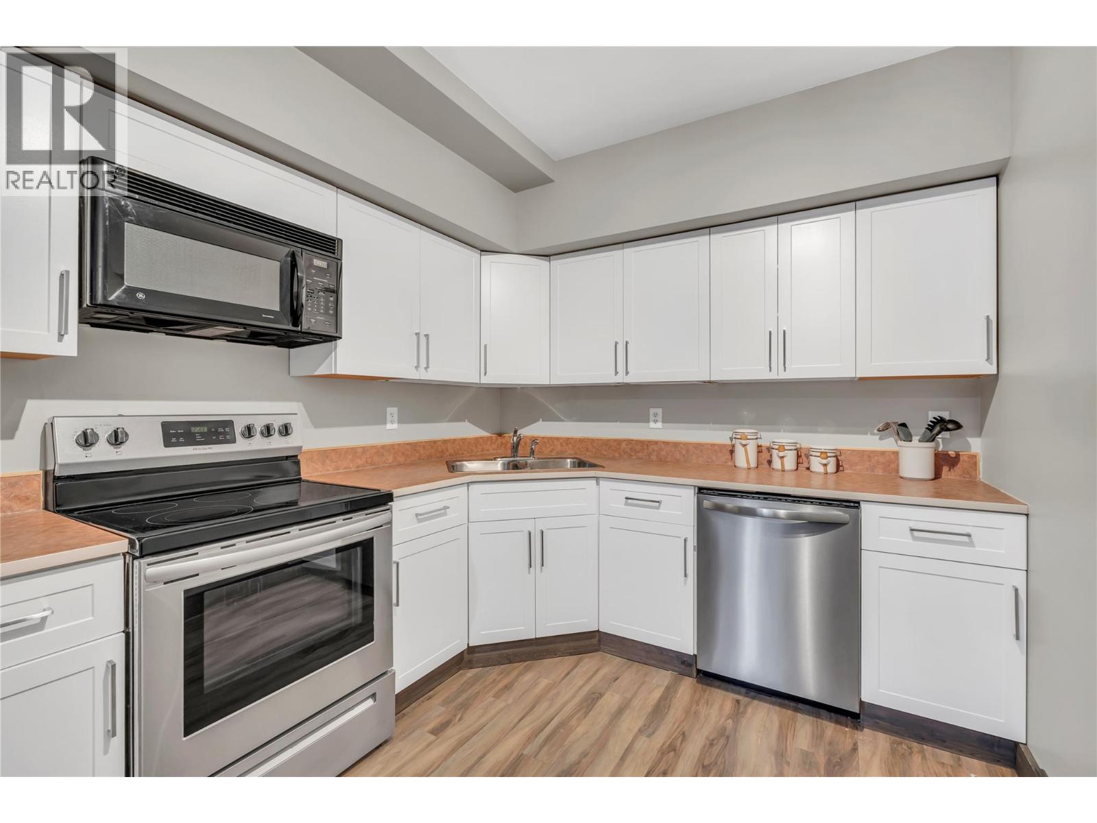 360 Strayhorse Road Unit# C-13, Apex Mountain