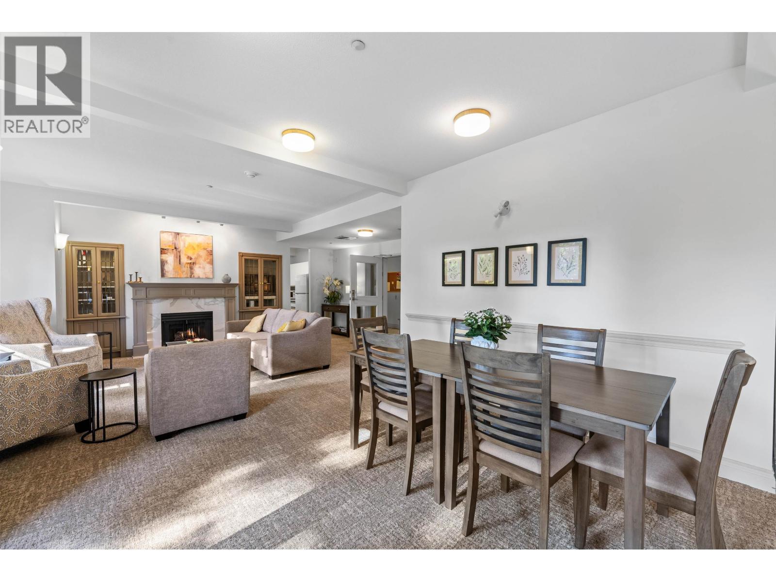 205 843 22ND STREET, West Vancouver