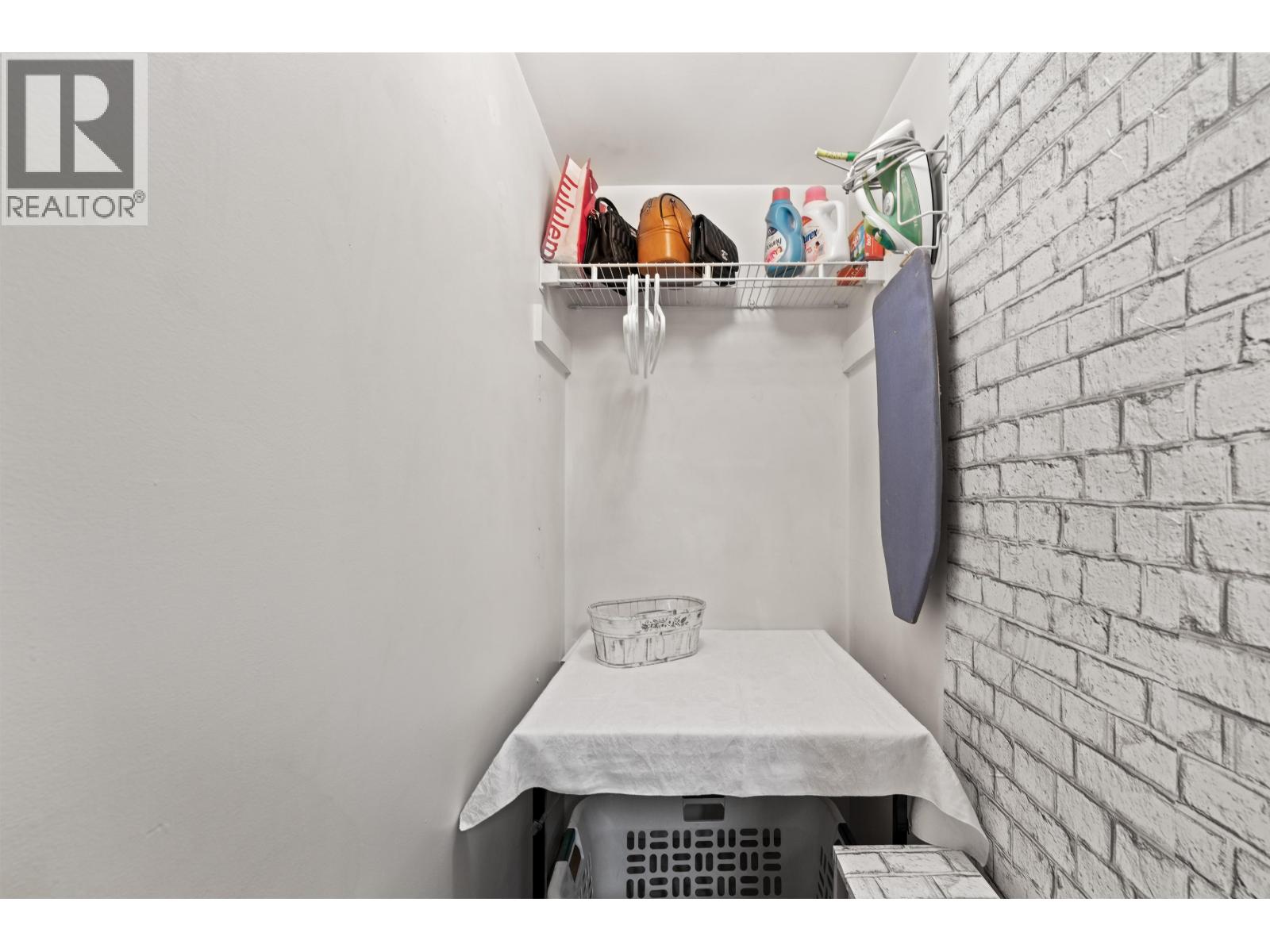 206 250 W 1ST STREET, North Vancouver