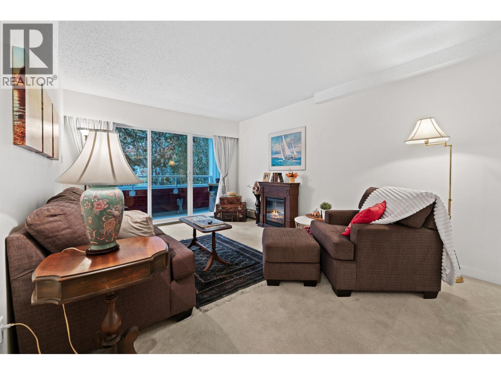 206 250 W 1ST STREET, North Vancouver