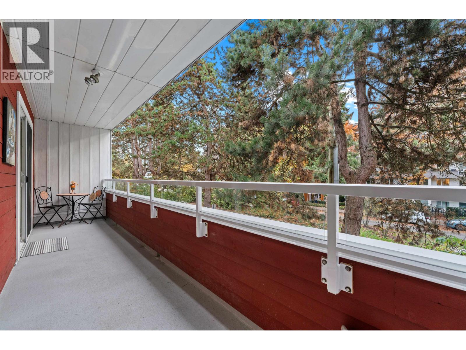 206 250 W 1ST STREET, North Vancouver