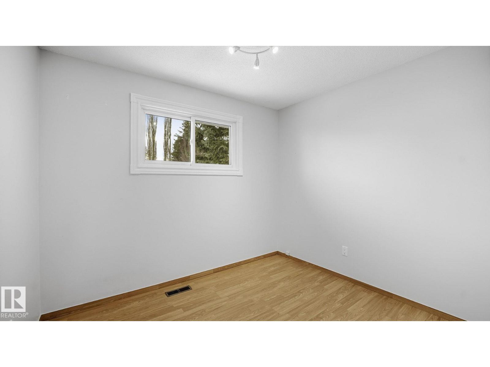 114 BROOKWOOD DR, Spruce Grove