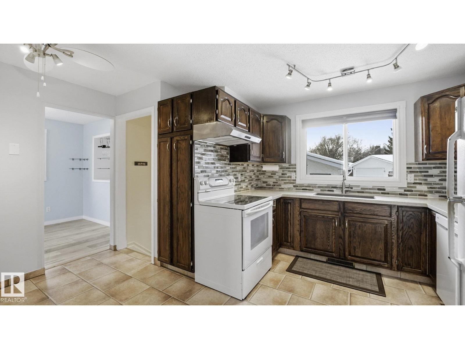 114 BROOKWOOD DR, Spruce Grove