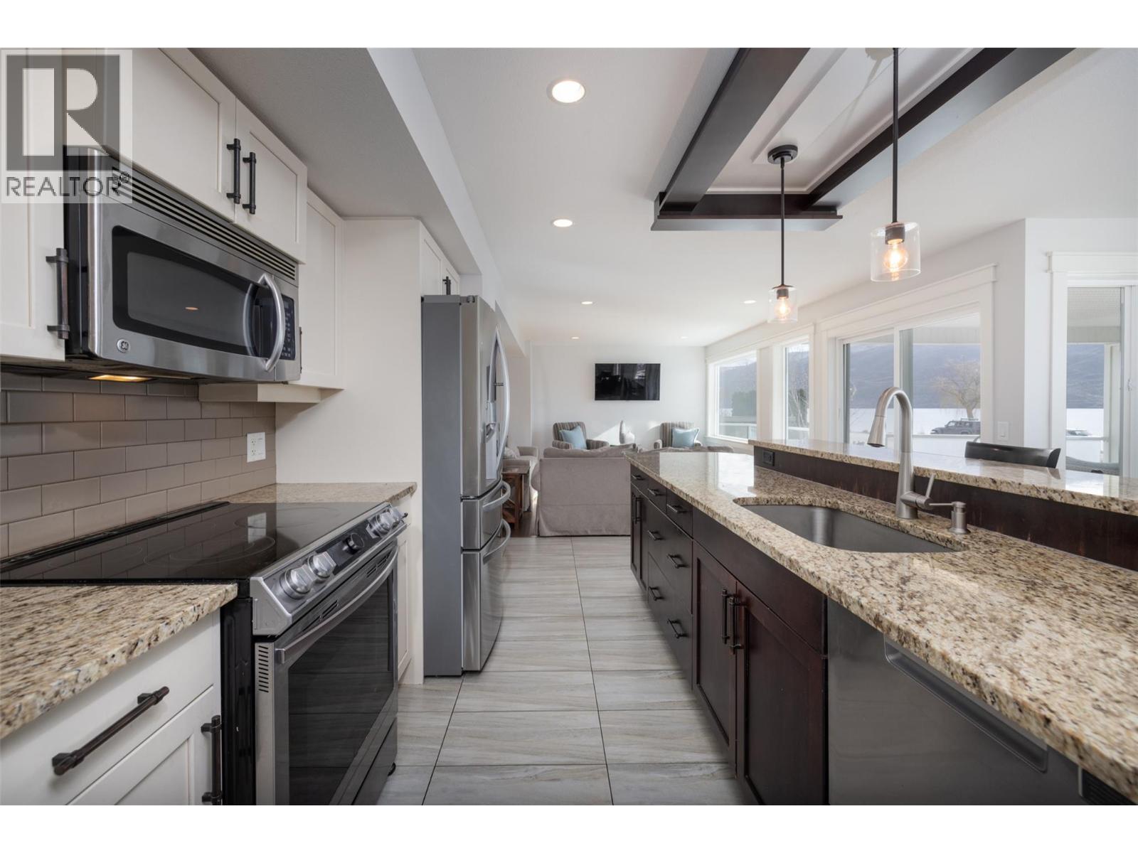  4244 Beach Avenue, Peachland