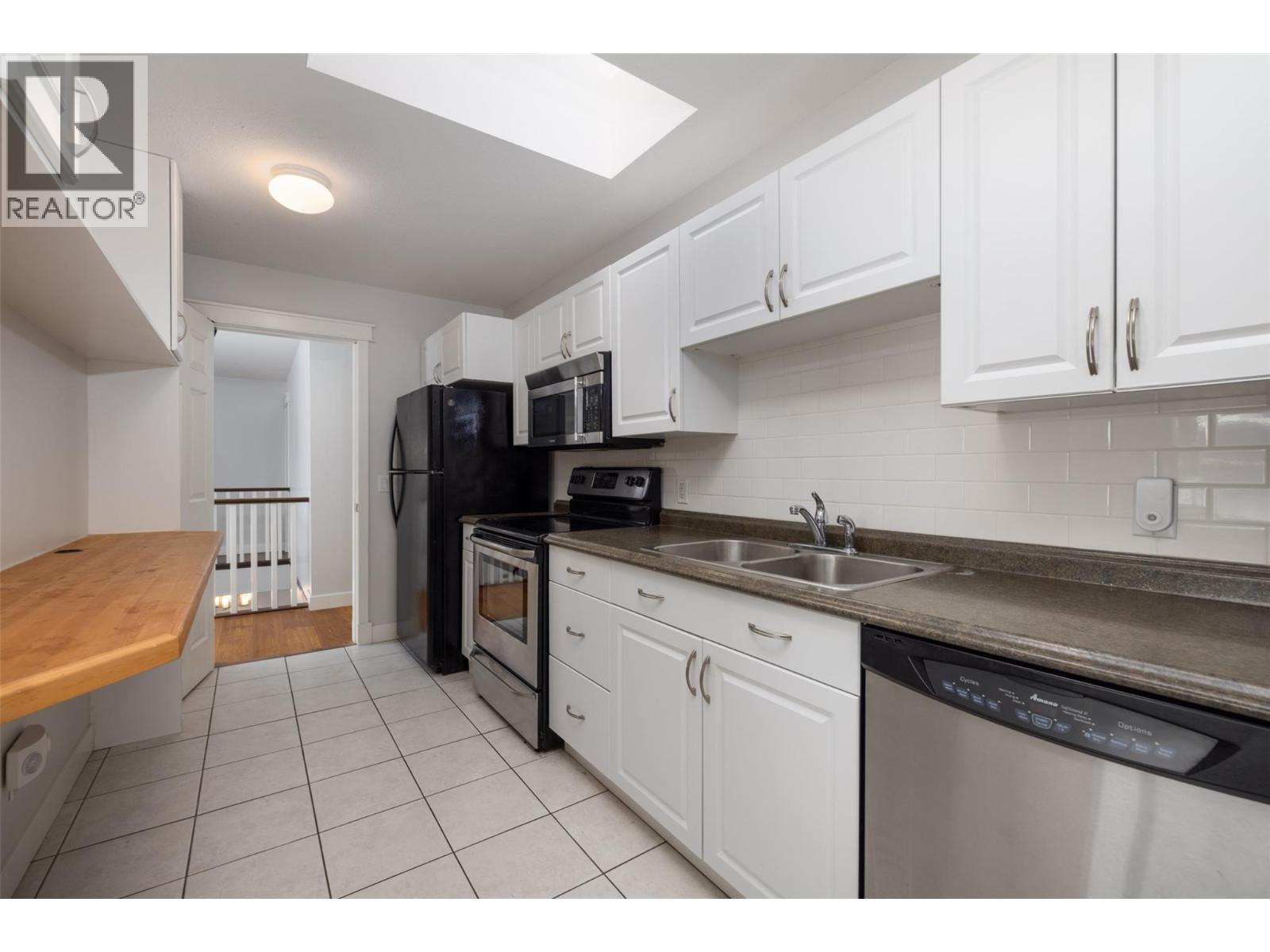  4244 Beach Avenue, Peachland