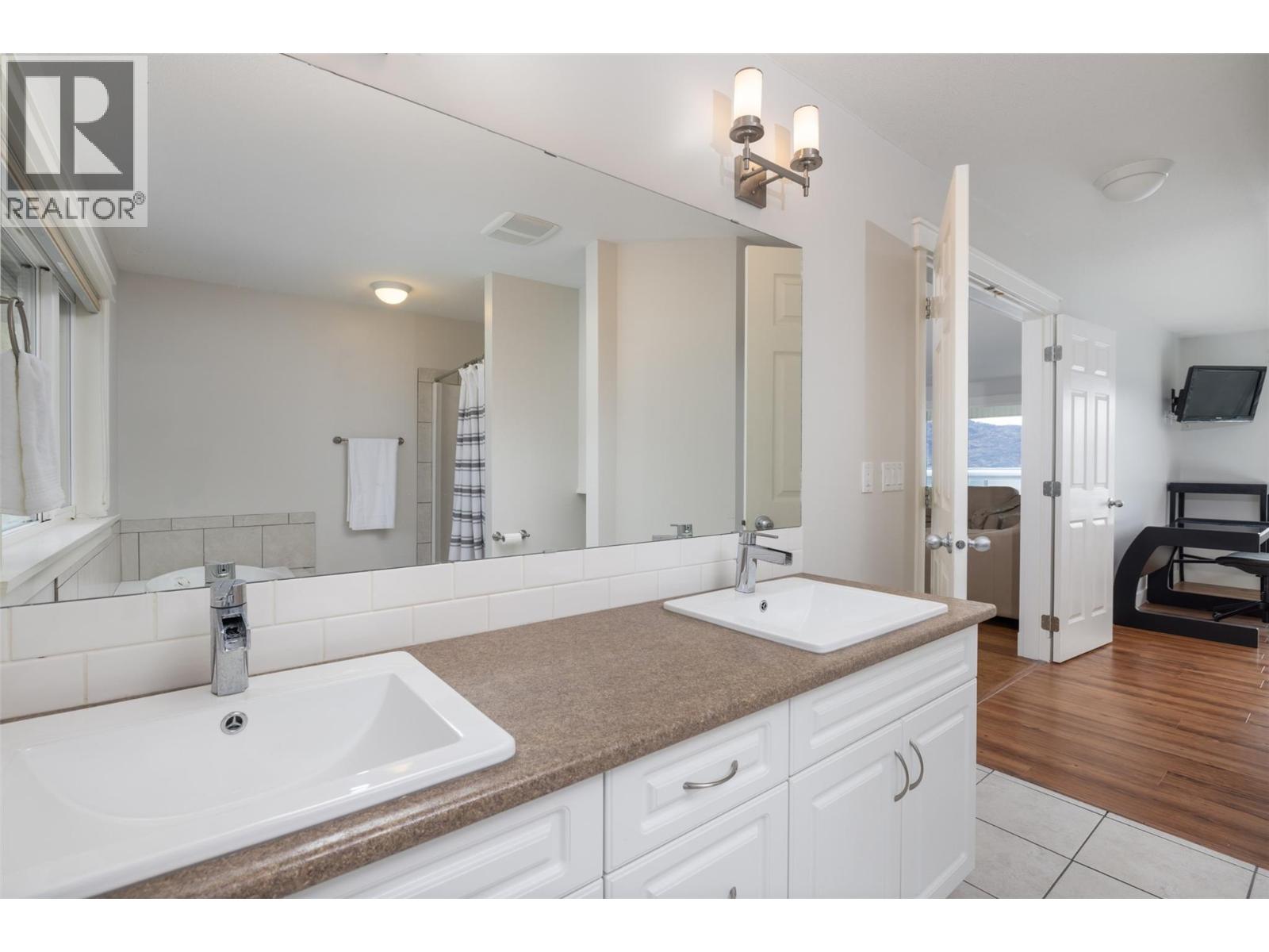  4244 Beach Avenue, Peachland