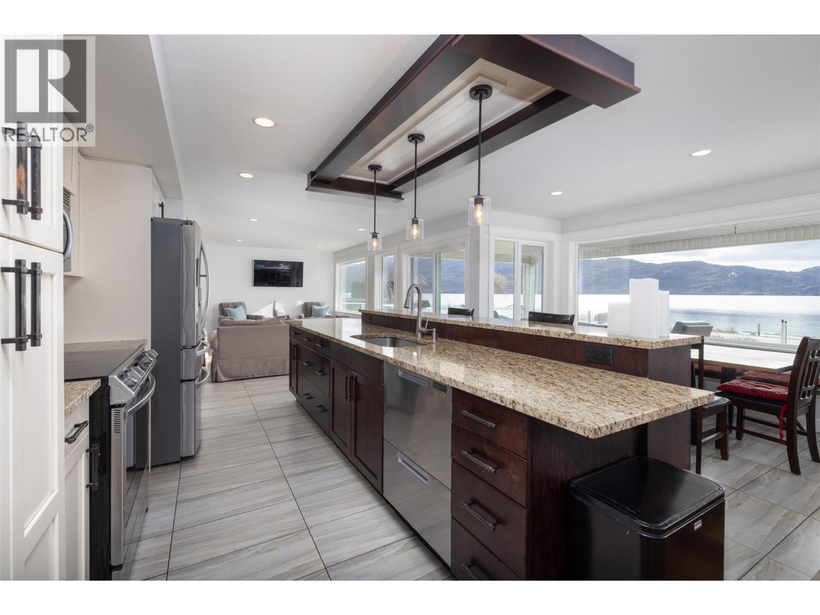  4244 Beach Avenue, Peachland