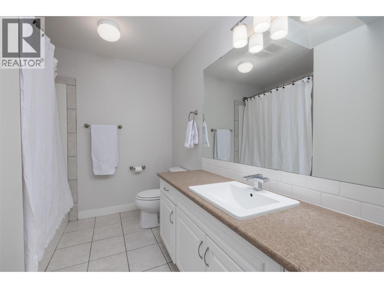  4244 Beach Avenue, Peachland