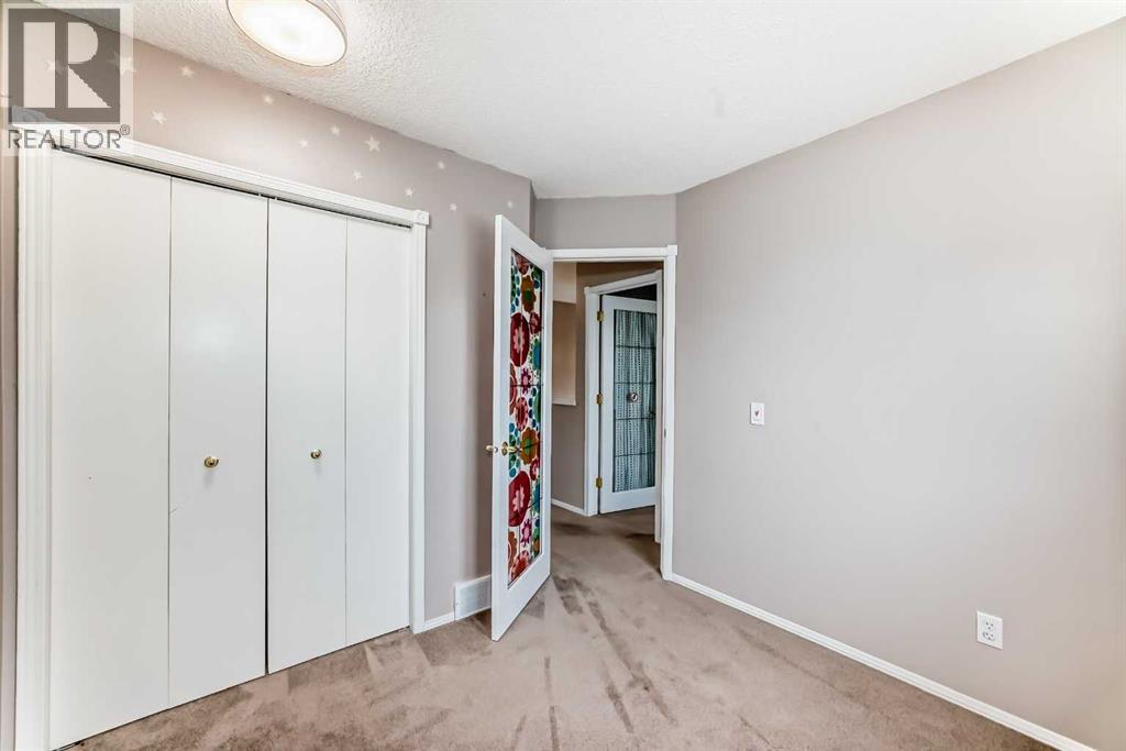 Single Family House for Sale in  Coverdale Way NE Coventry Hills Calgary 