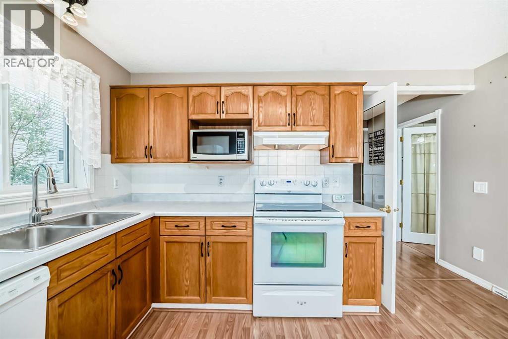 Single Family House for Sale in  Coverdale Way NE Coventry Hills Calgary 