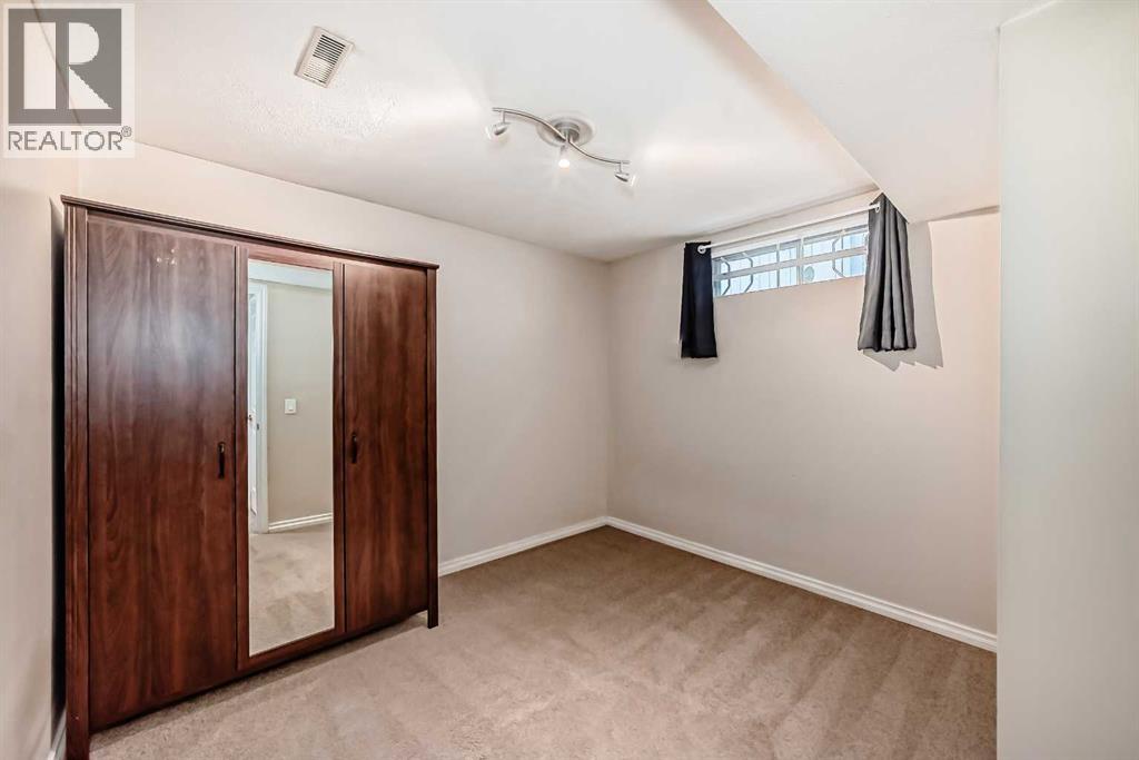 Single Family House for Sale in  Coverdale Way NE Coventry Hills Calgary 