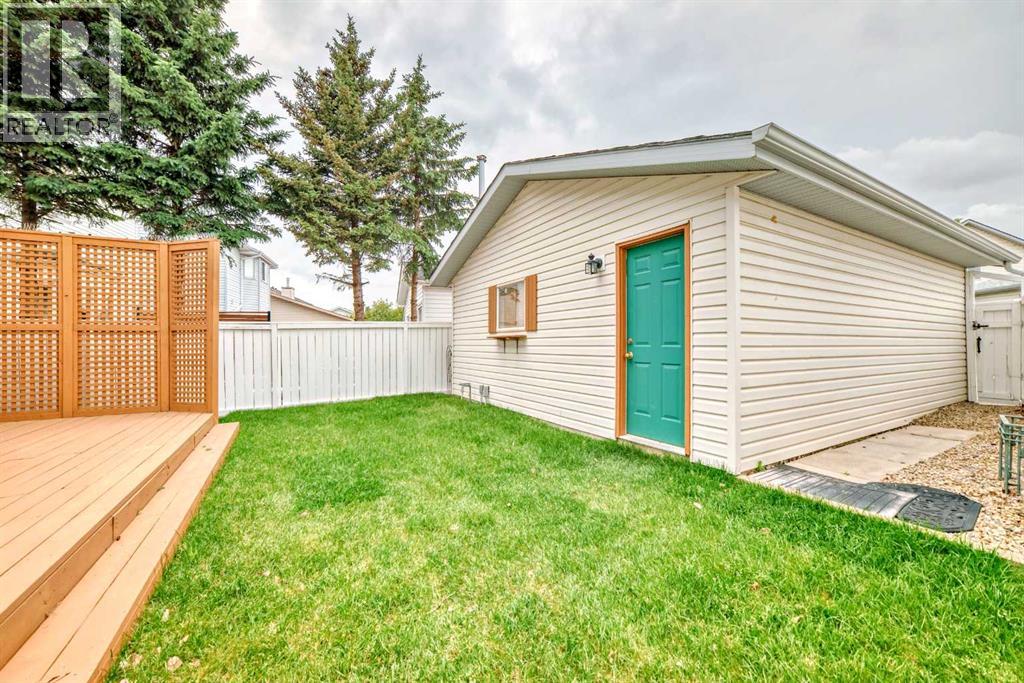 Single Family House for Sale in  Coverdale Way NE Coventry Hills Calgary 