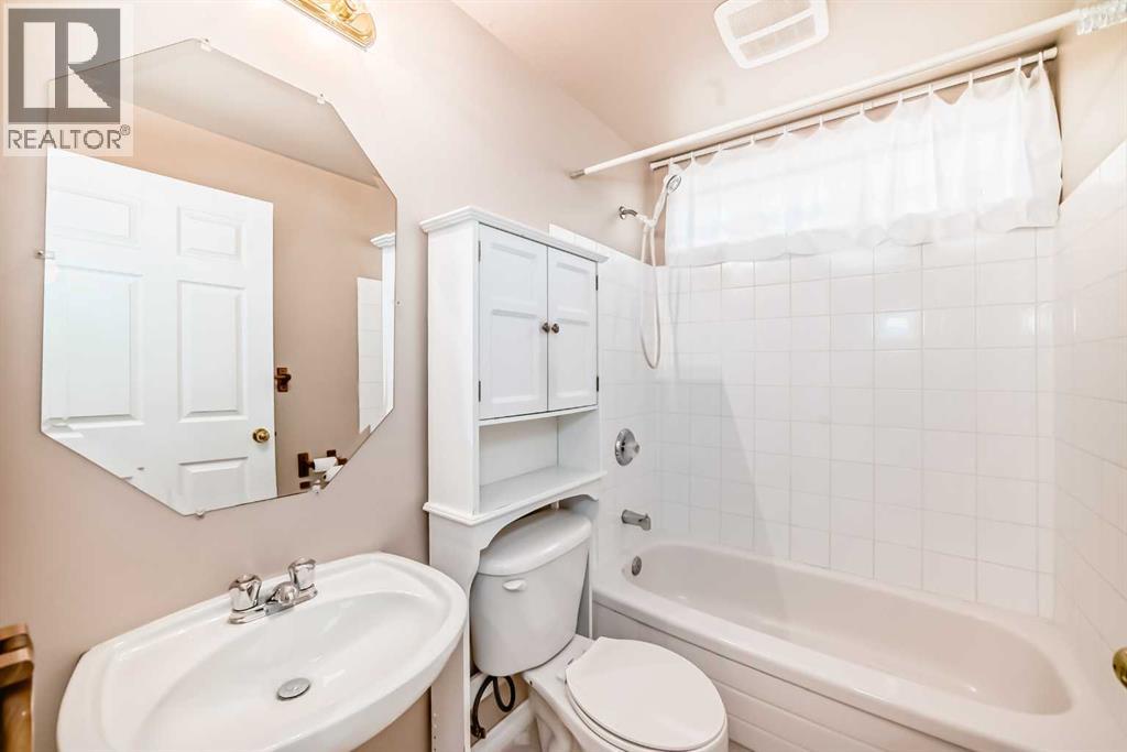 Single Family House for Sale in  Coverdale Way NE Coventry Hills Calgary 