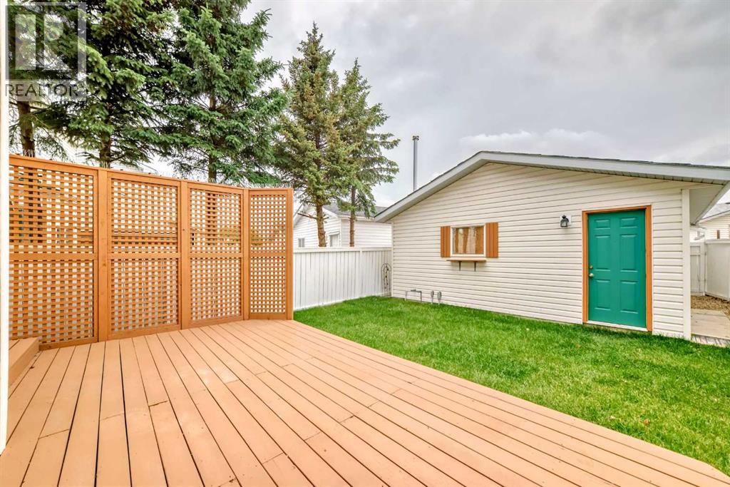 Single Family House for Sale in  Coverdale Way NE Coventry Hills Calgary 