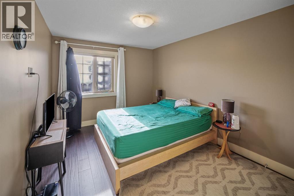 Single Family House for Sale in   Avenue NW Montgomery Calgary 