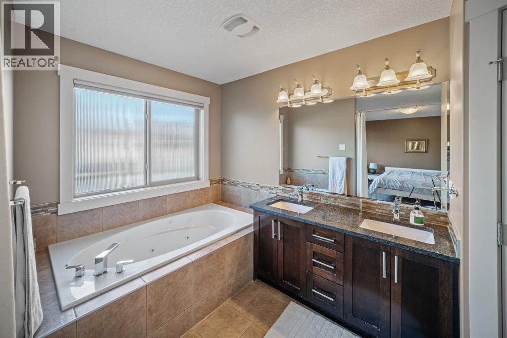 Single Family House for Sale in   Avenue NW Montgomery Calgary 