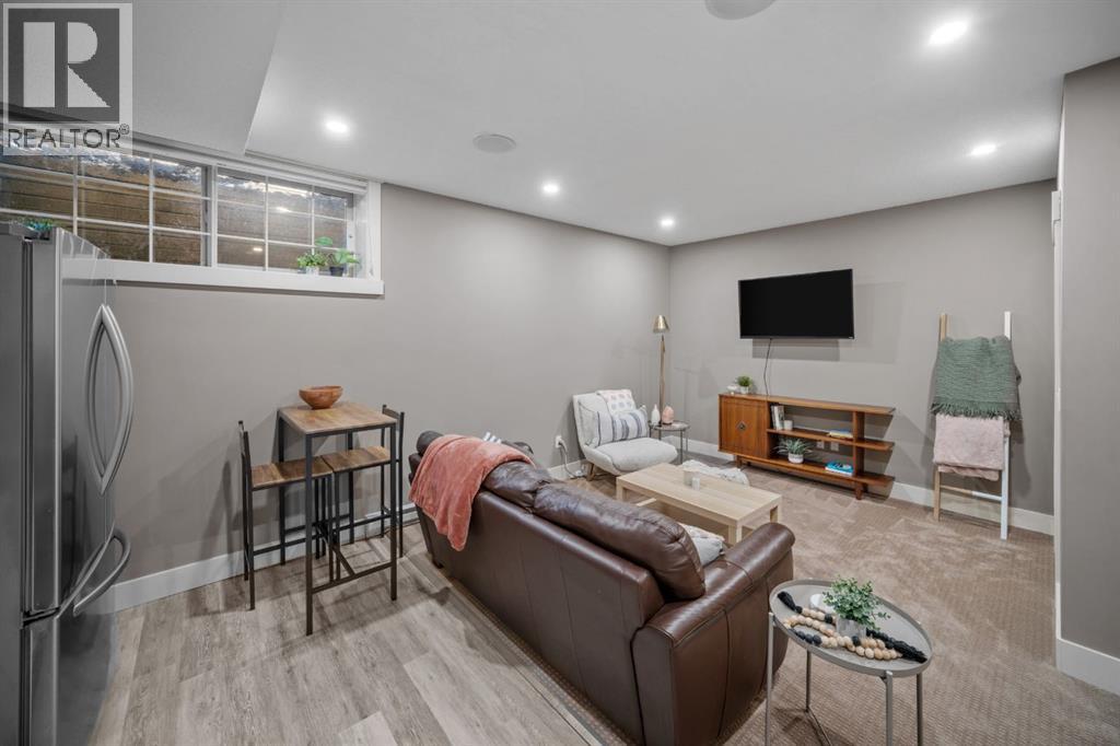 Single Family House for Sale in   Avenue NW Montgomery Calgary 