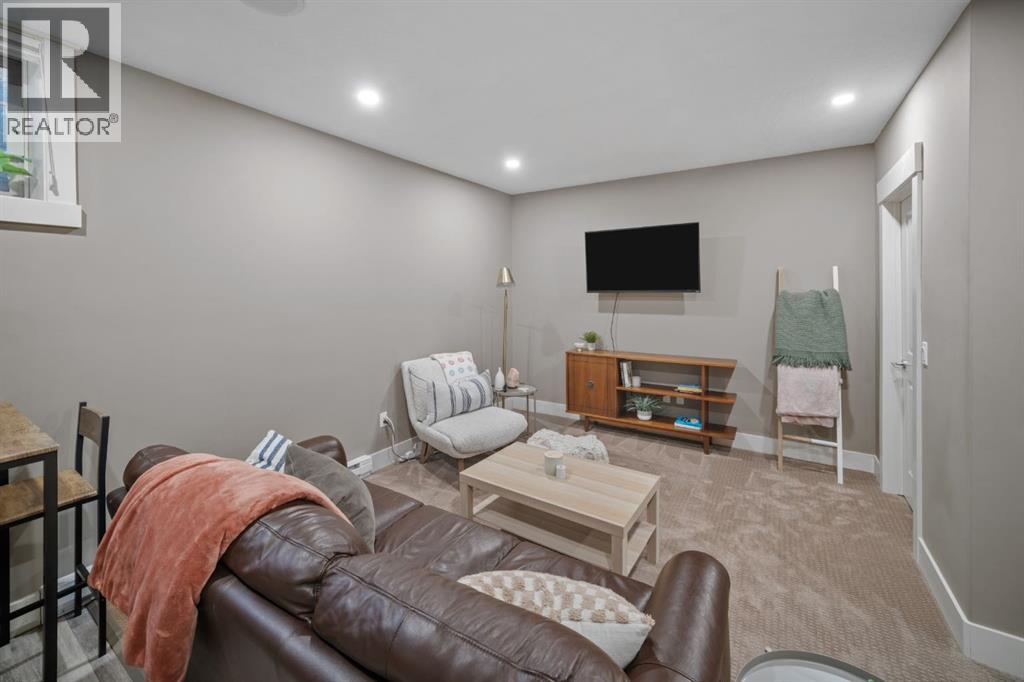 Single Family House for Sale in   Avenue NW Montgomery Calgary 