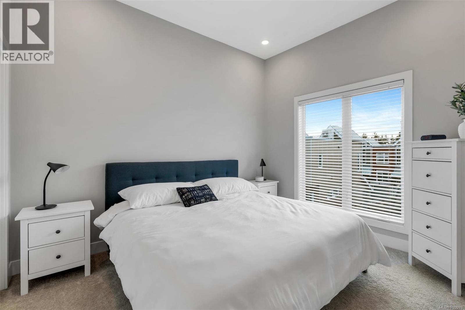 13 4355 Viewmont Ave, Saanich