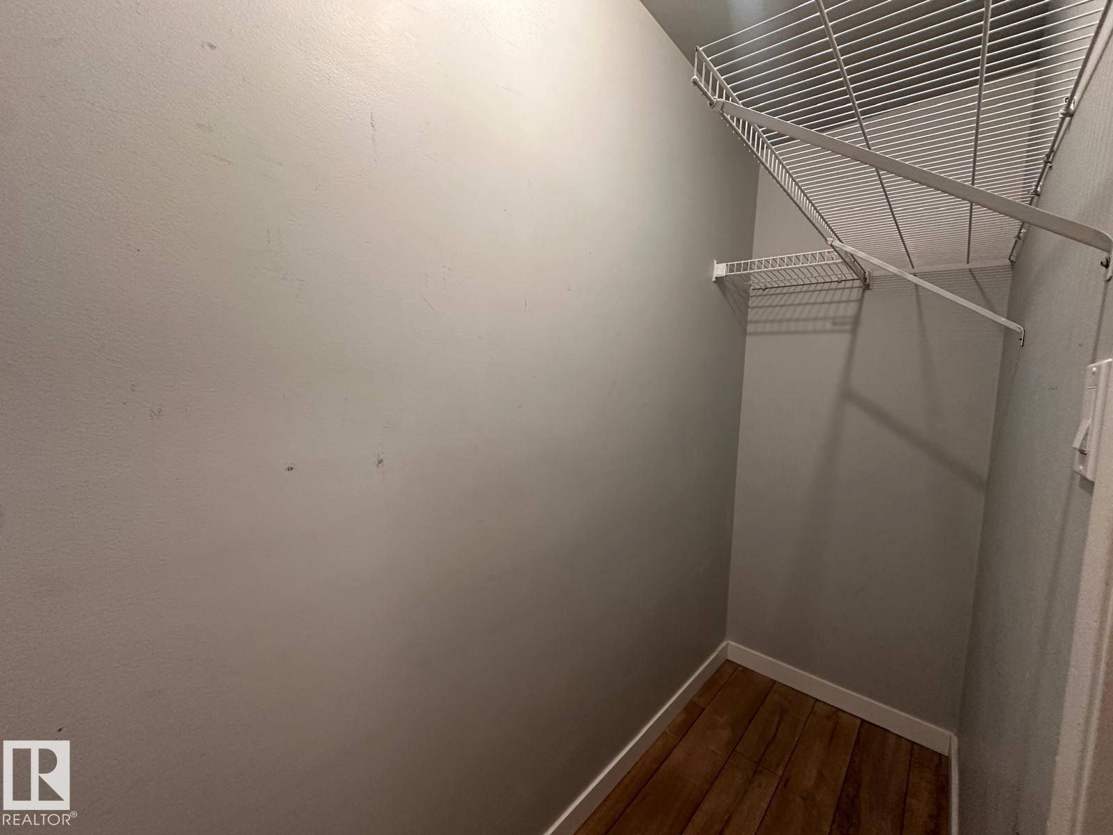 #4 3823 76 ST NW, Edmonton