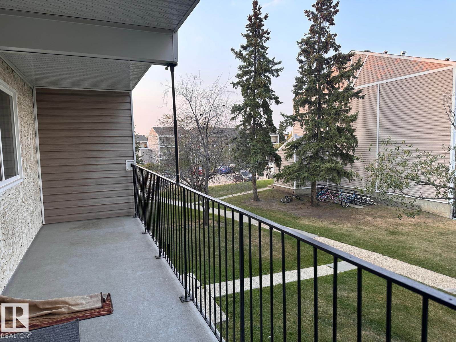 #4 3823 76 ST NW, Edmonton