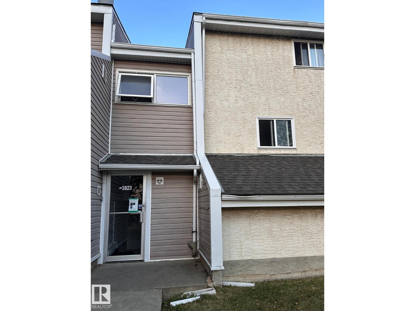 #4 3823 76 ST NW, Edmonton