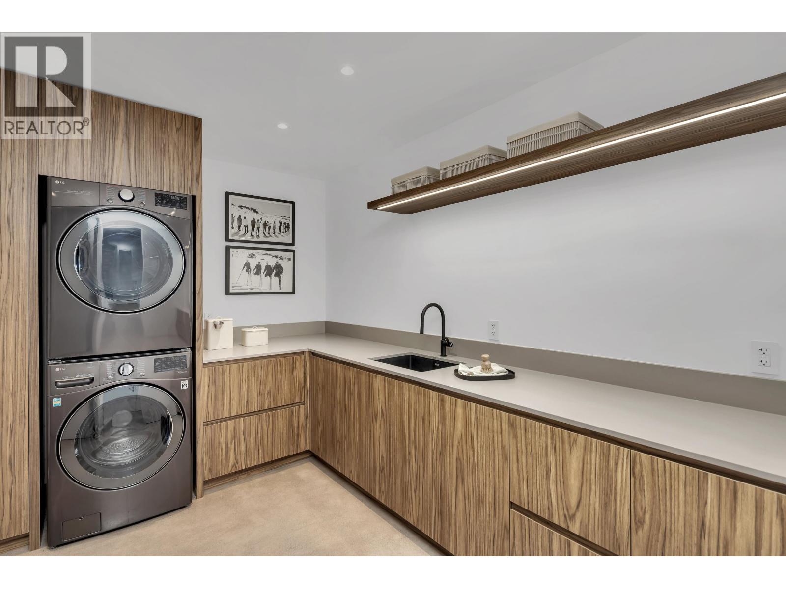 3565 FALCON CRESCENT, Whistler