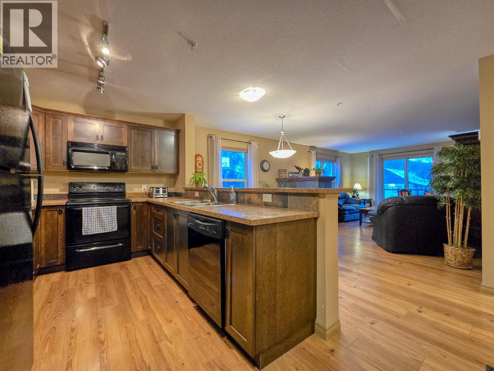 4874 STANLEY Street Unit# 2210, Radium Hot Springs