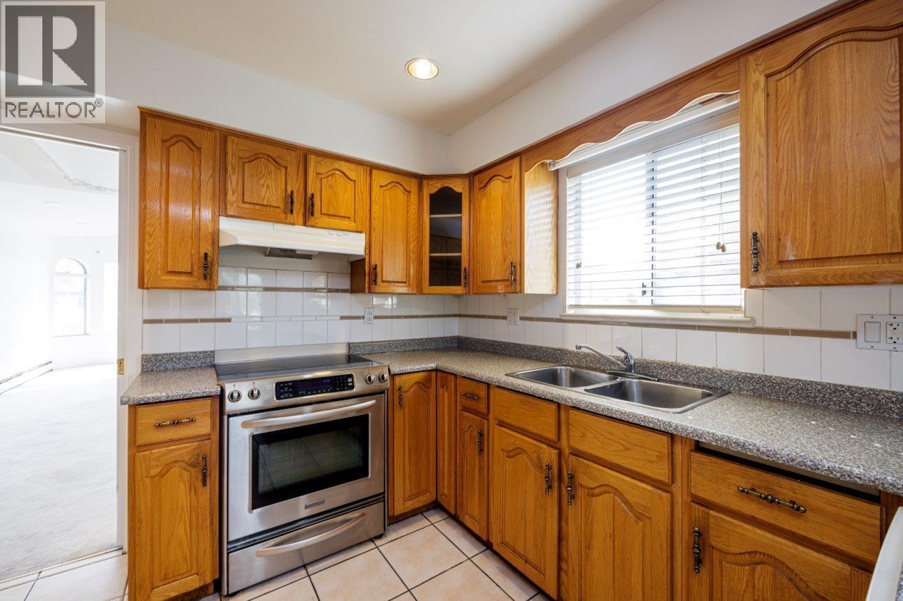 6865 SPERLING AVENUE, Burnaby