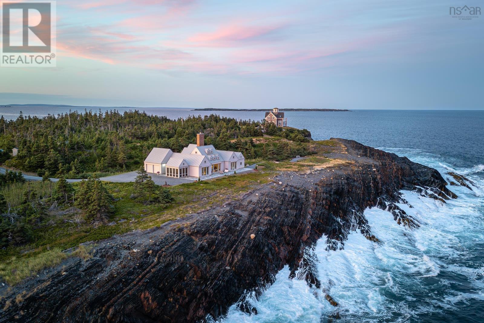 Property 2 of 44 of 604 Middle Road