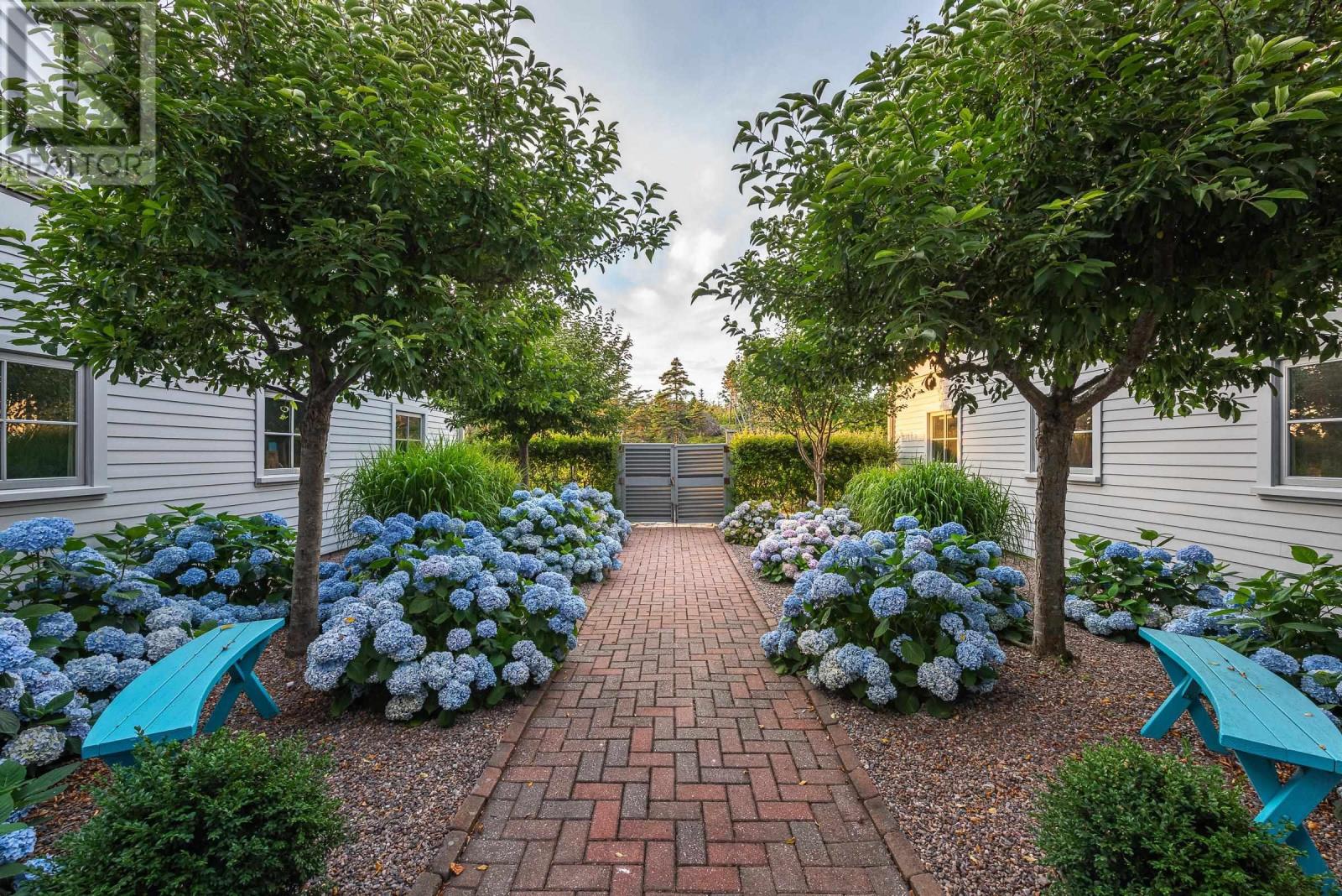 Property 34 of 44 of 604 Middle Road