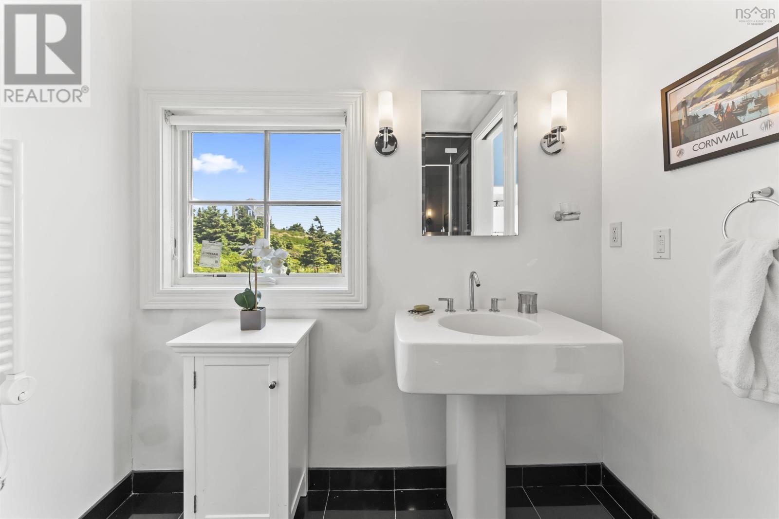 Property 27 of 44 of 604 Middle Road