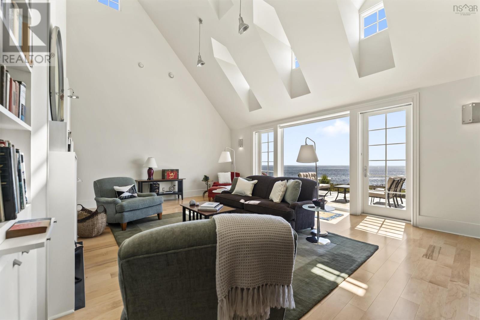 Property 9 of 44 of 604 Middle Road