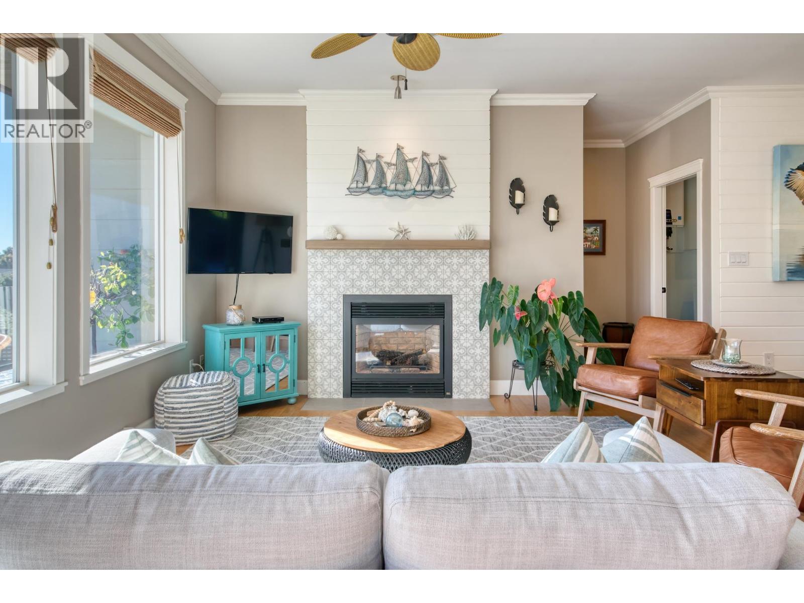 6369 JASPER ROAD, Sechelt