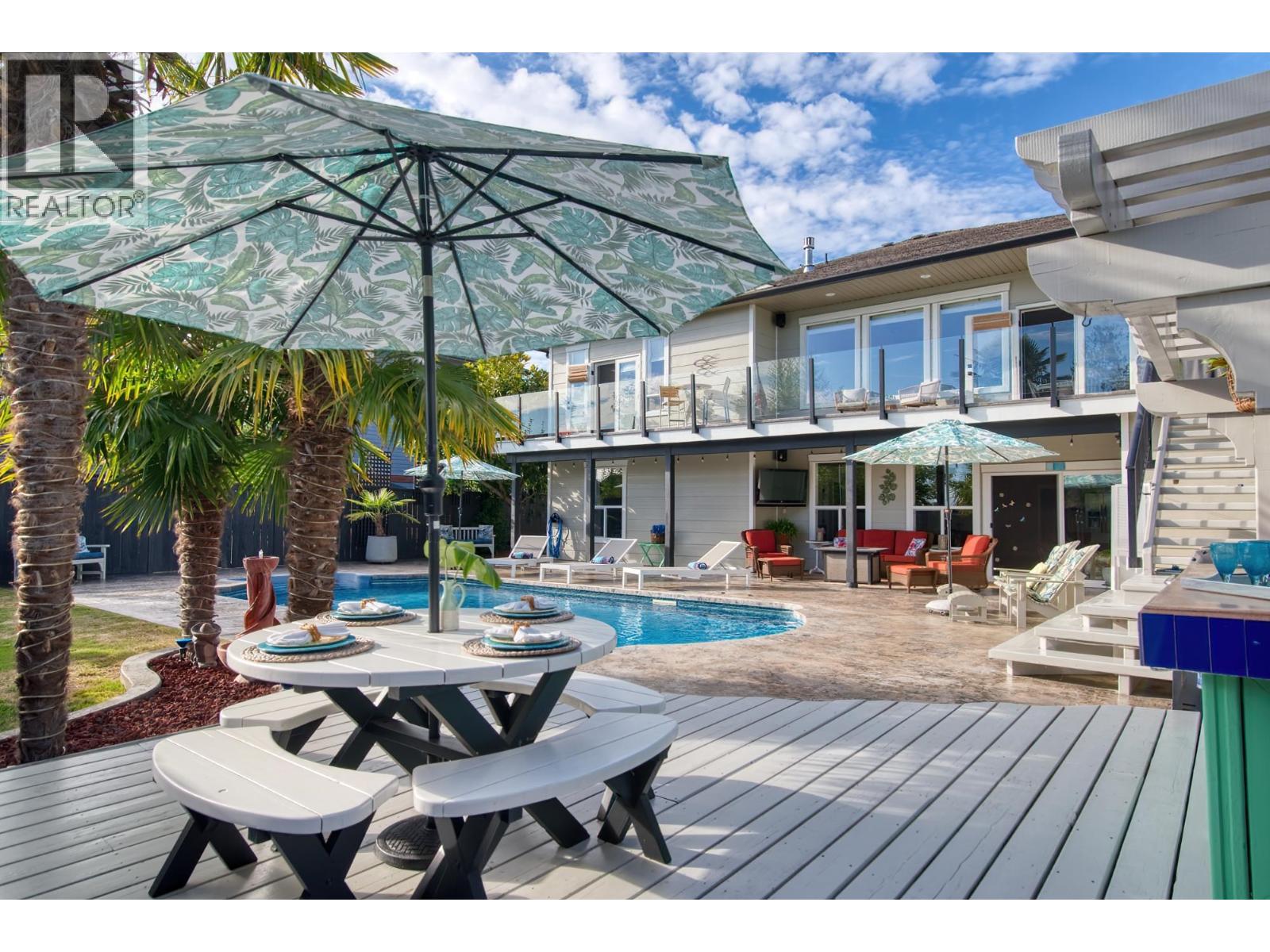 6369 JASPER ROAD, Sechelt