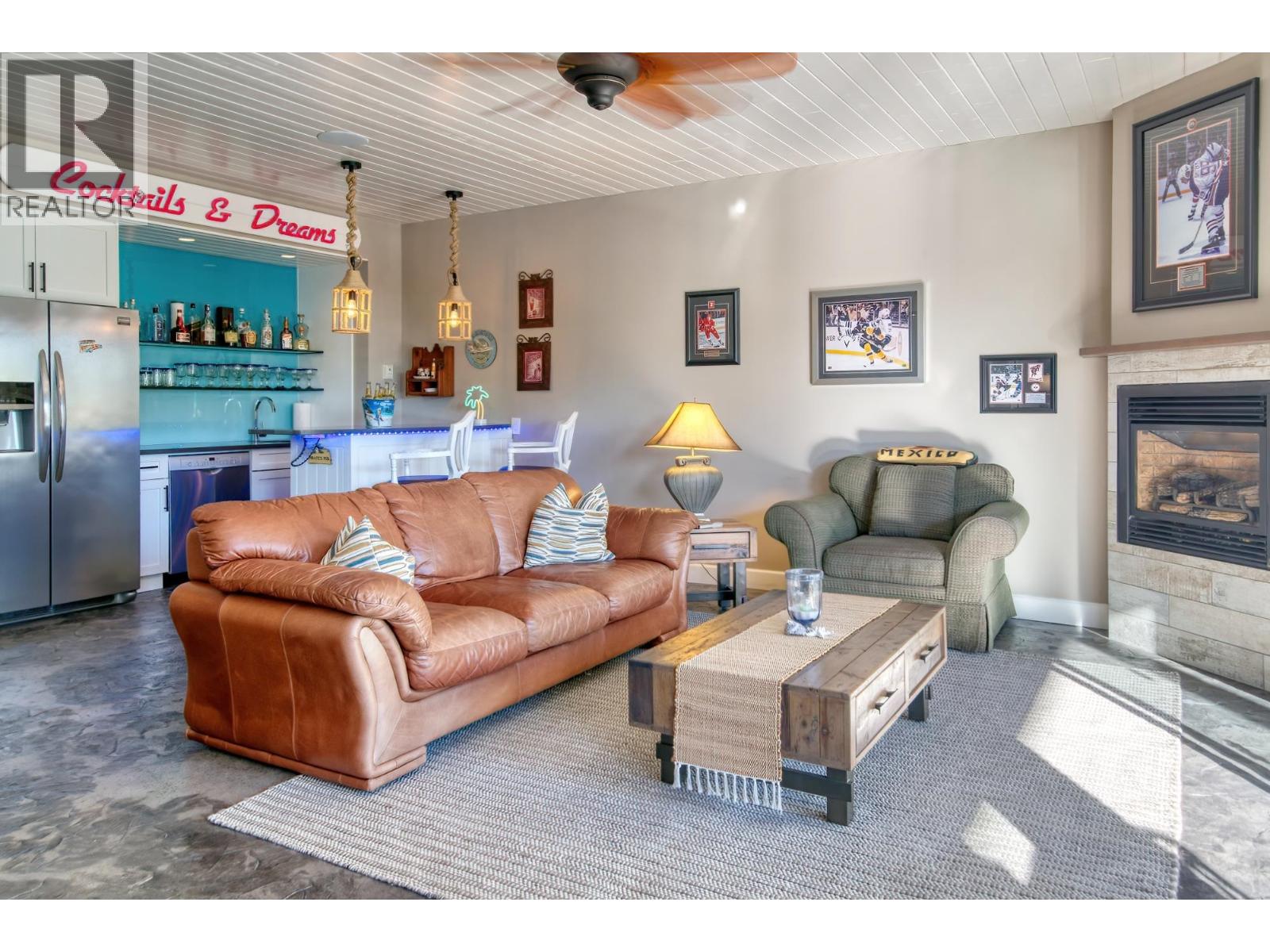 6369 JASPER ROAD, Sechelt