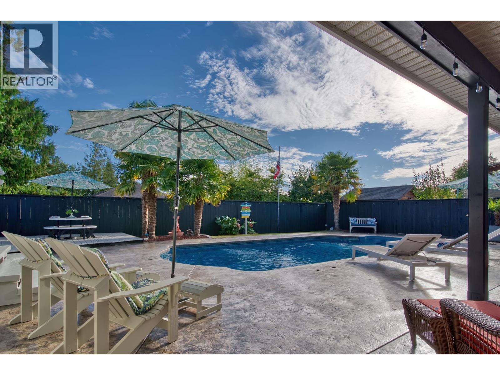 6369 JASPER ROAD, Sechelt