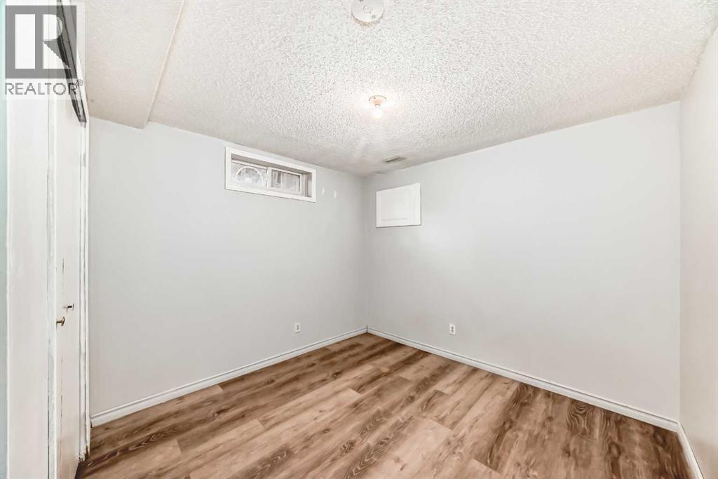 146 Dovertree Place SE, Calgary, Alberta